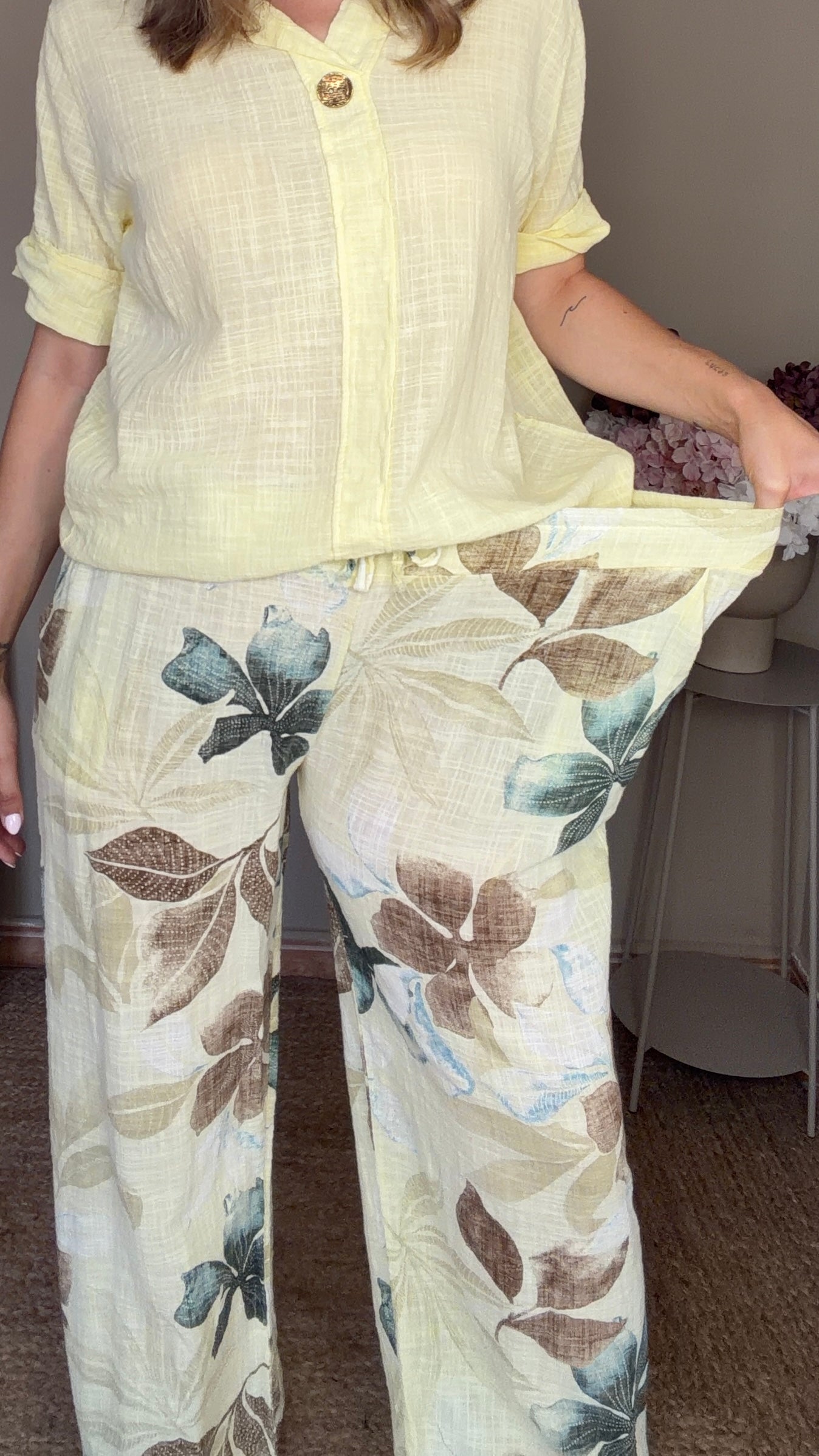 Pantalón lino flores amarillo