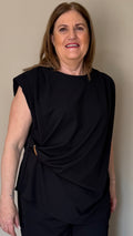 Blusa hebilla negra