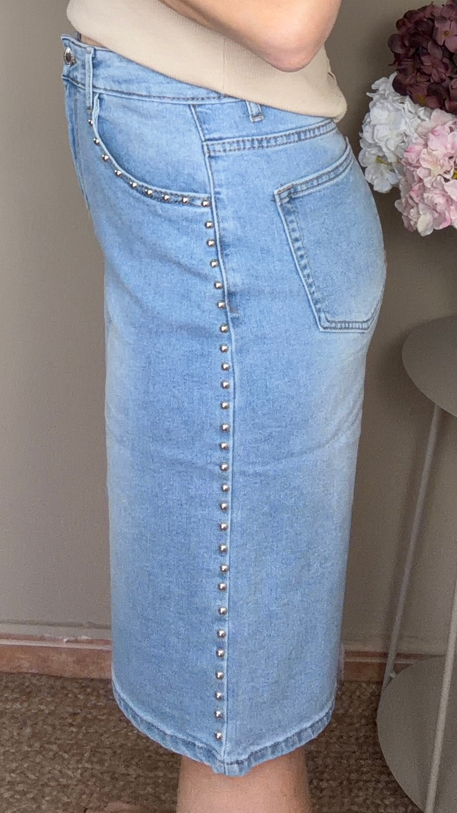 Pantalón corto tachuelas