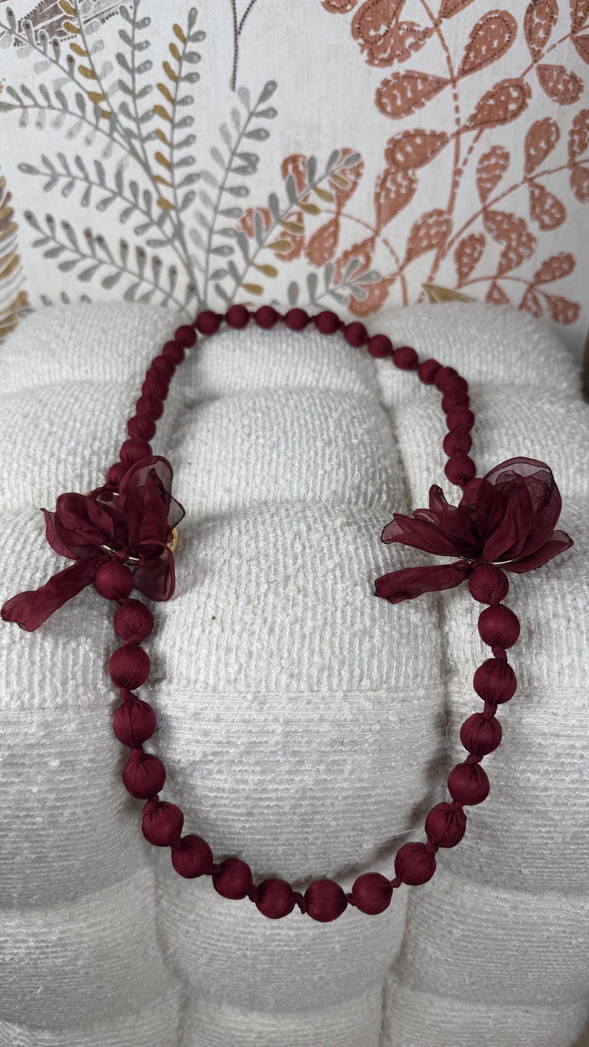 Collar bolas granate