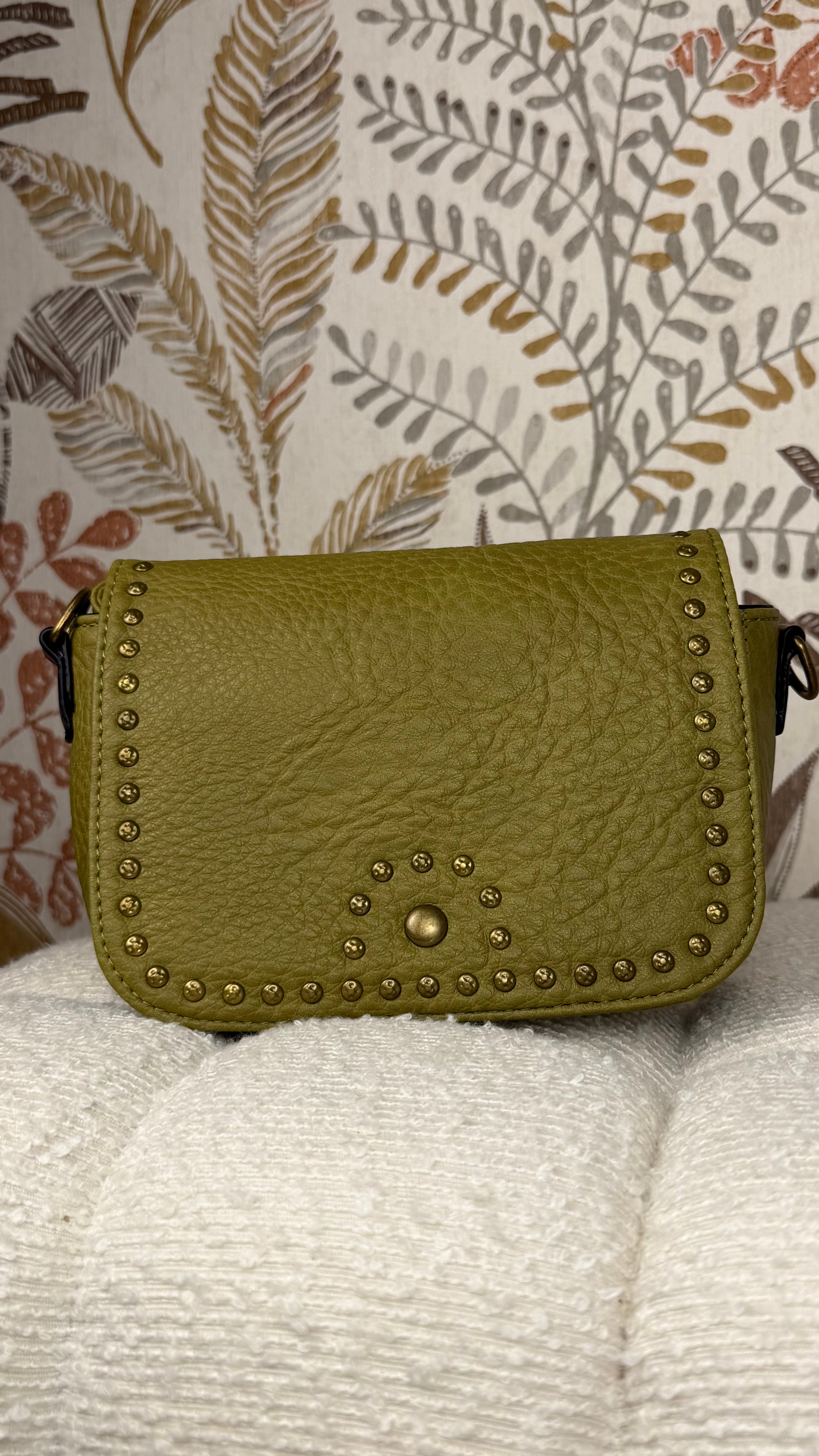 Bolso tachuelas