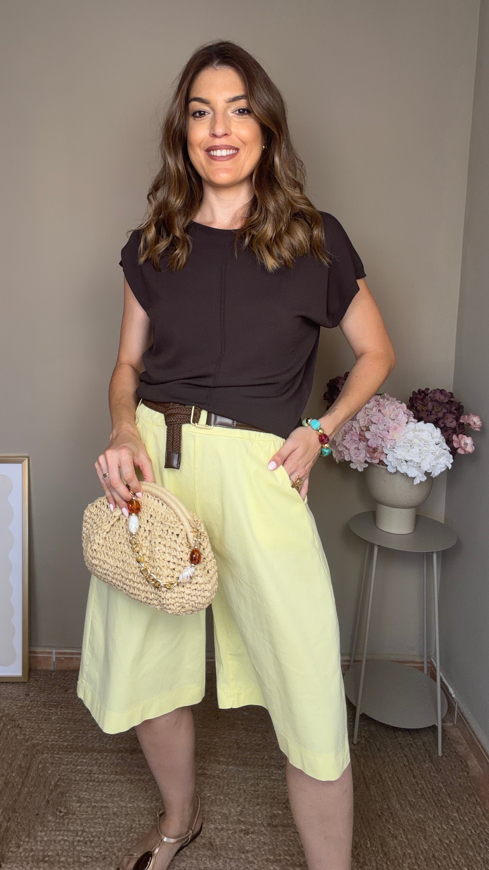 Pantalón Corto amarillo