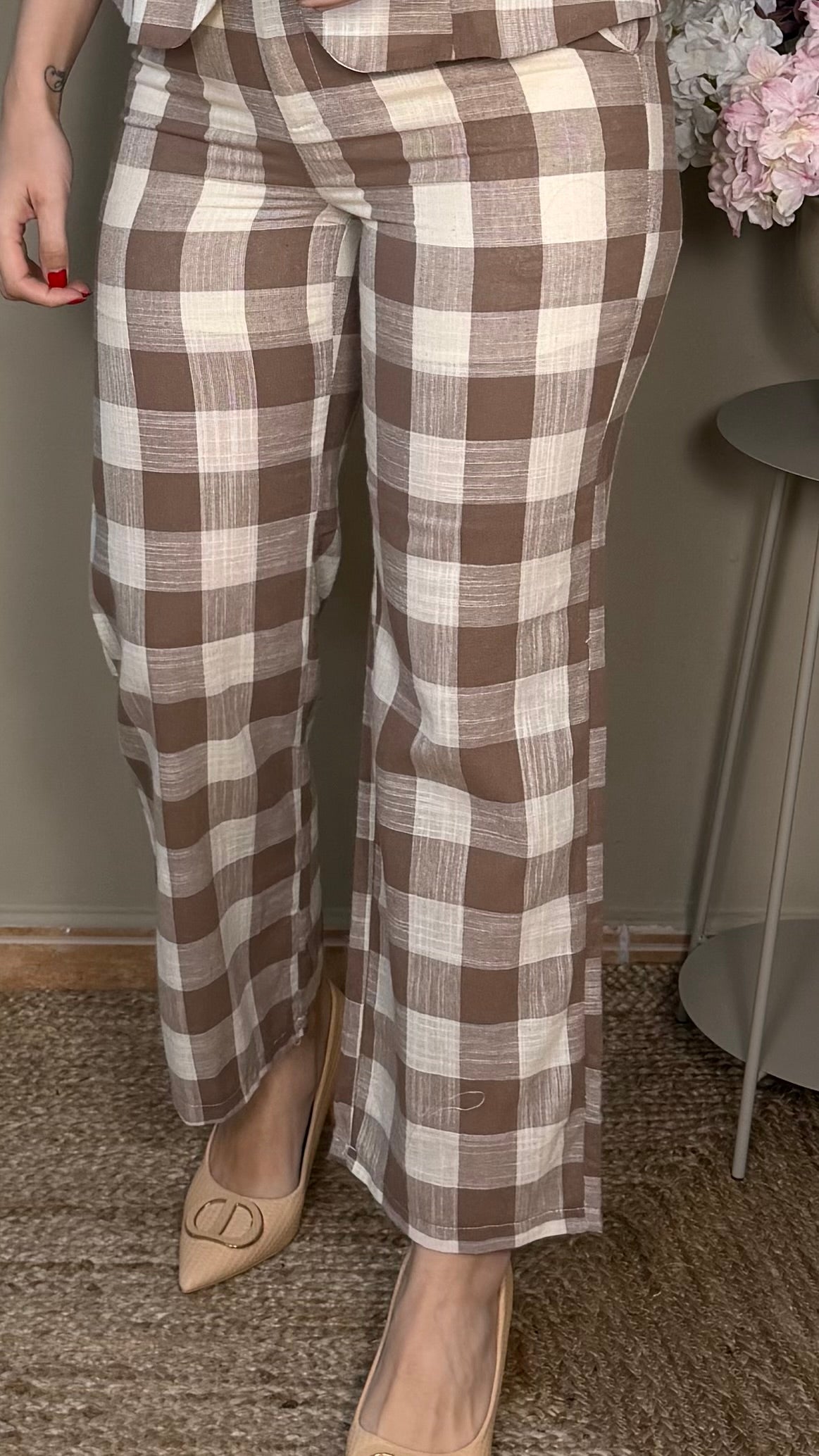 Pantalón cuadros beige