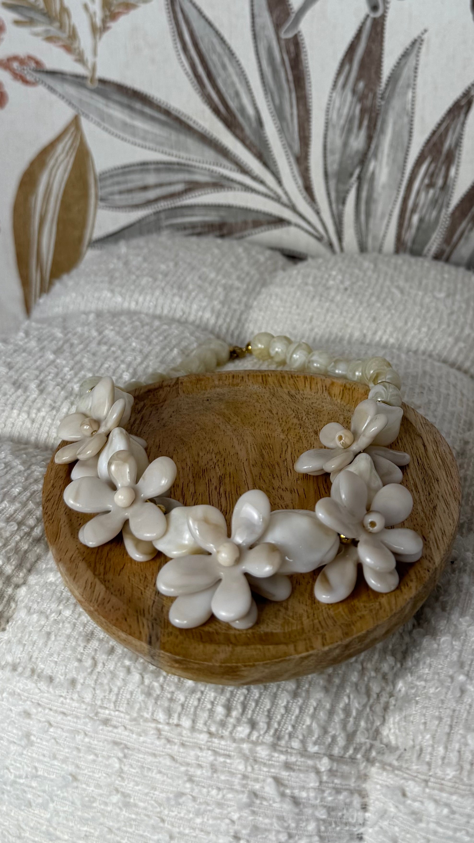Collar Flores blanco