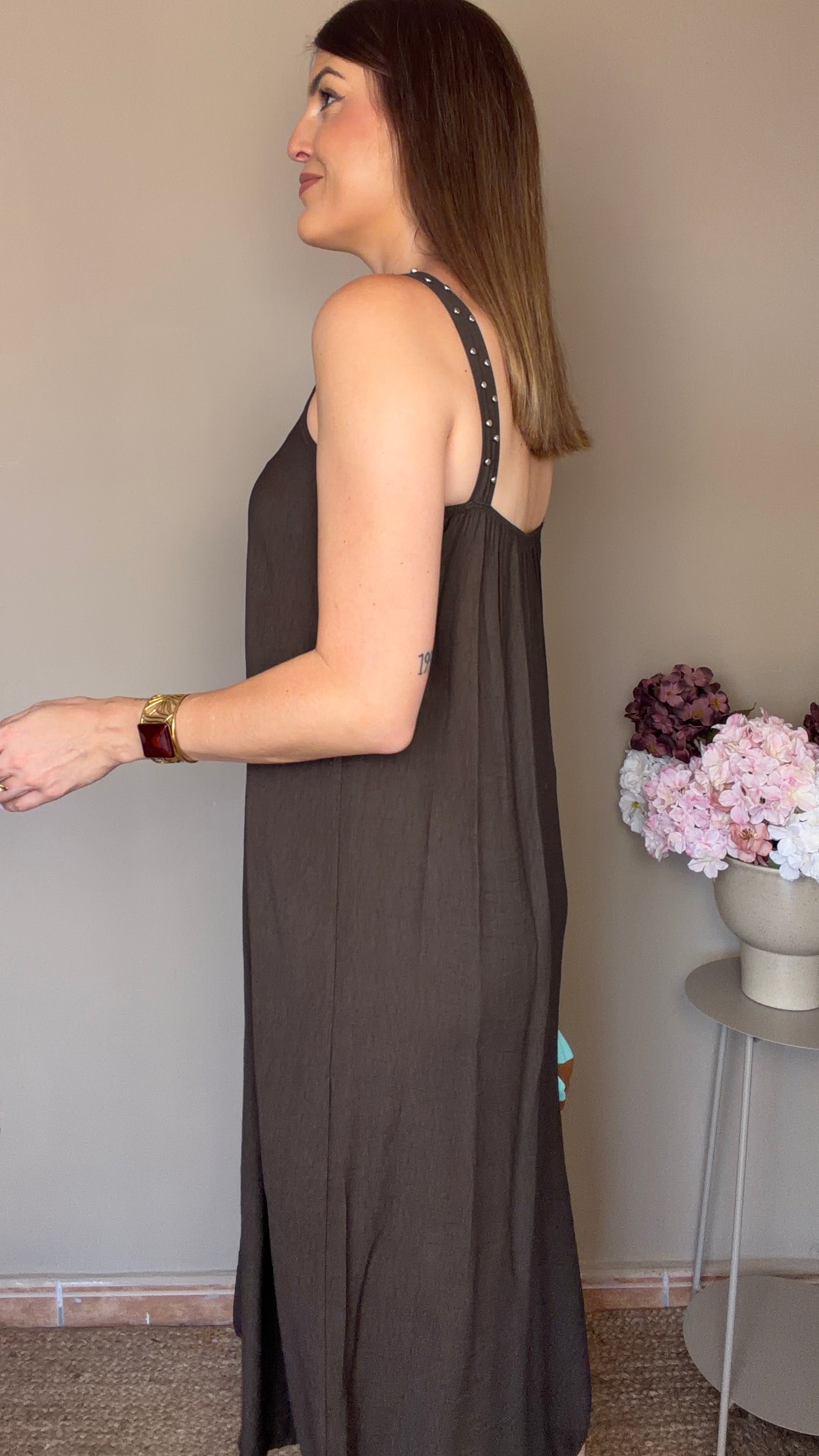 Vestido Tachuelas marrón