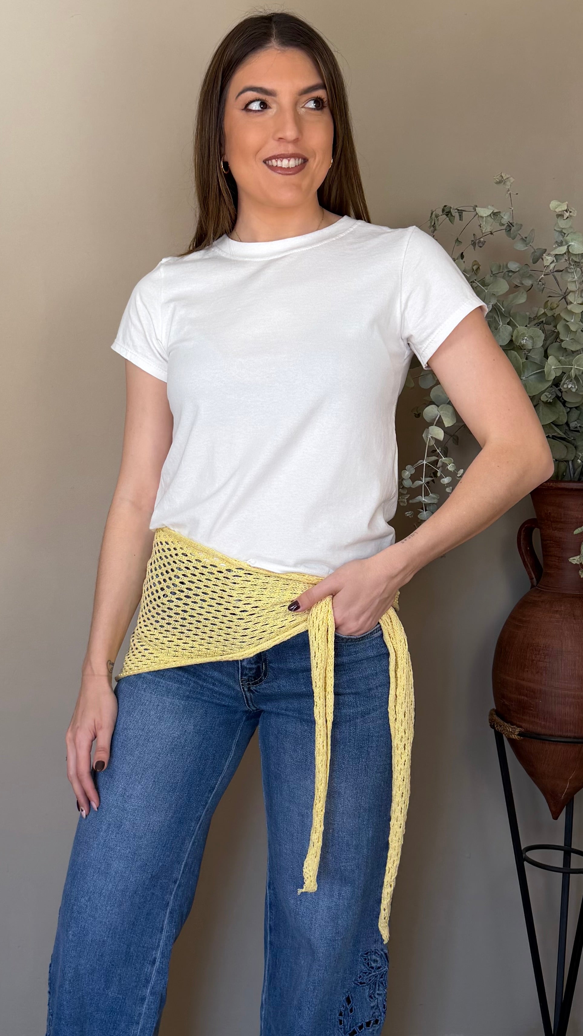Pañuelo calado amarillo