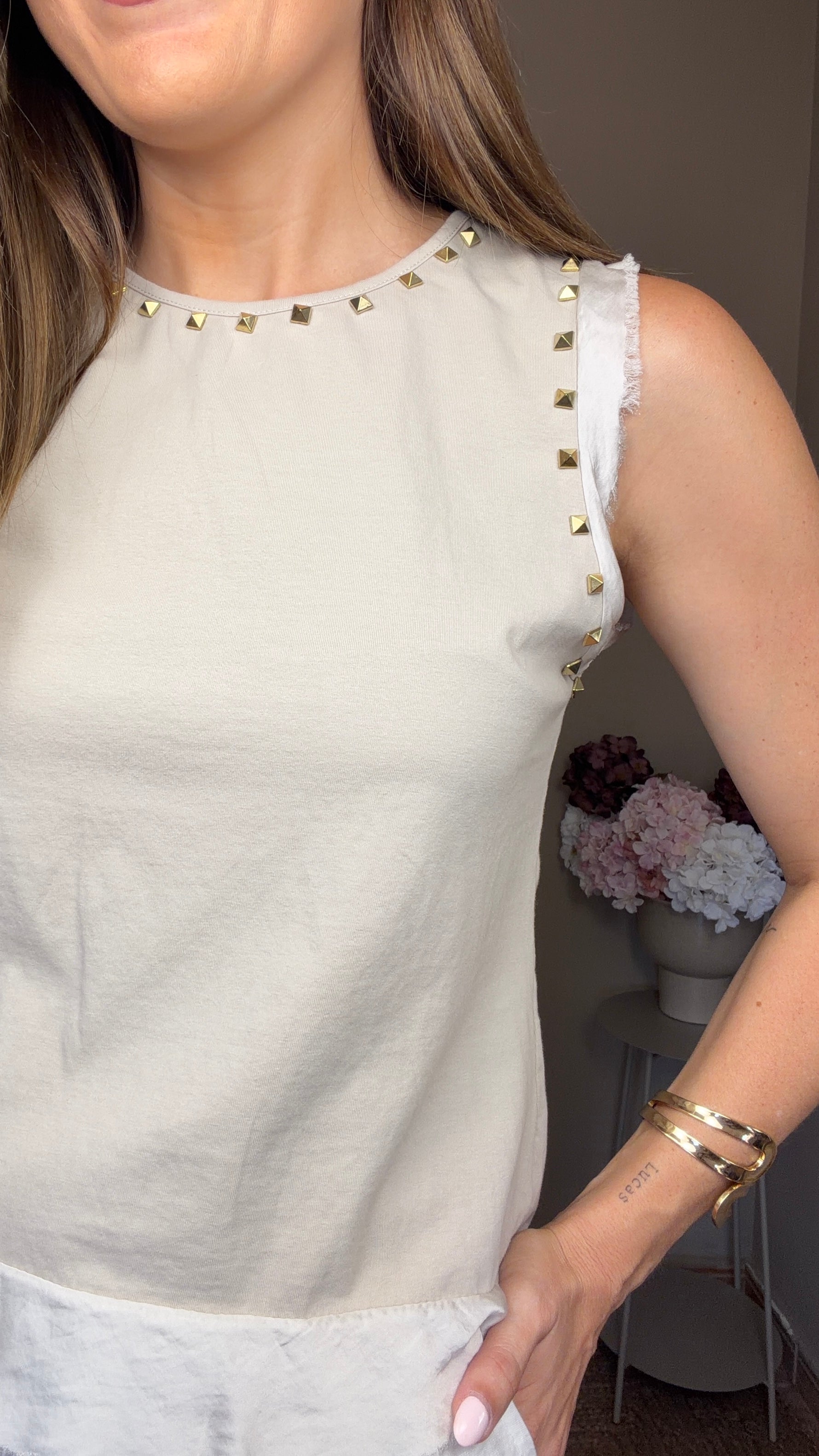 Camiseta Tachuela Beige