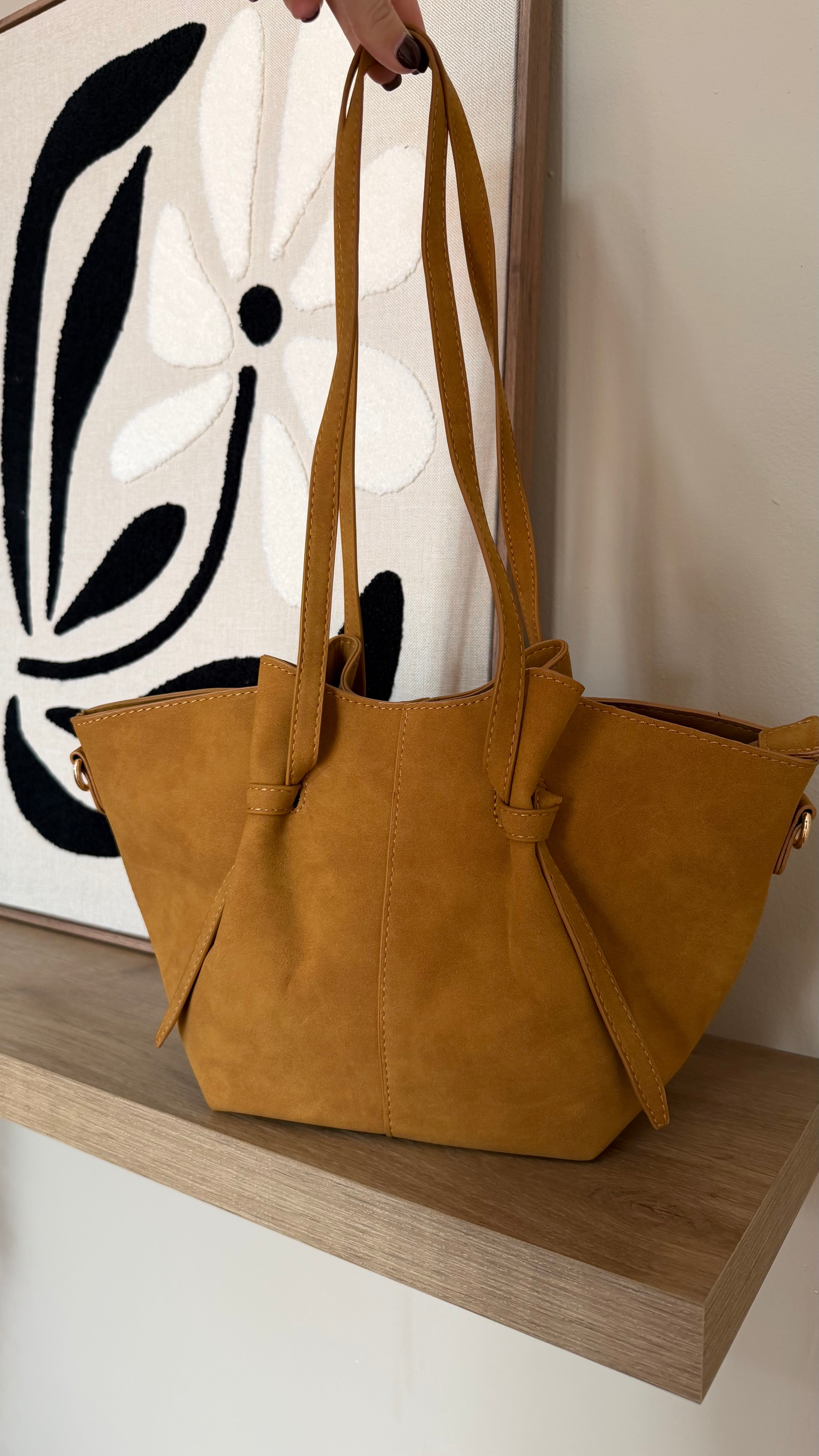Bolso pequeño mostaza