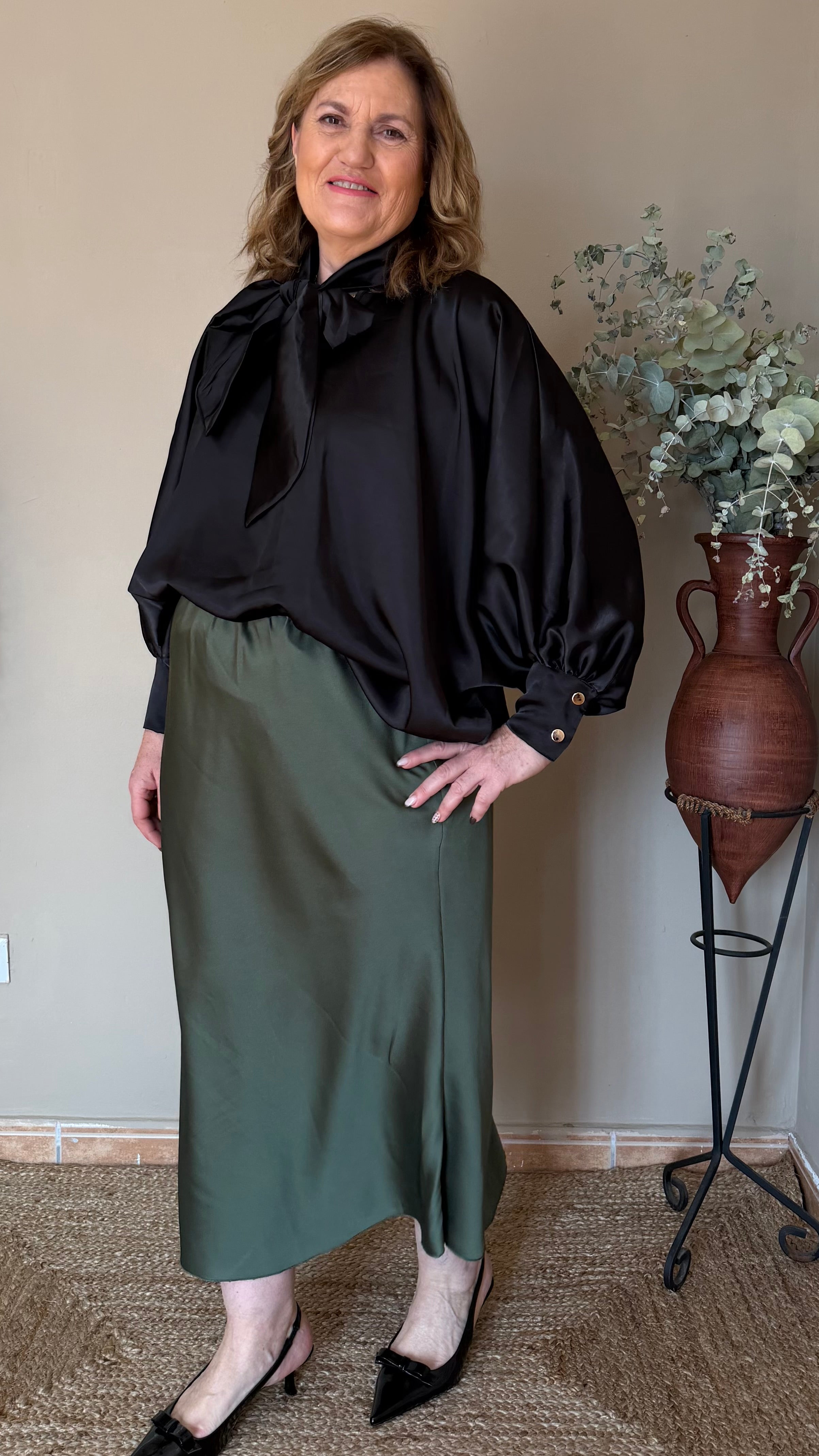 Falda satinada verde
