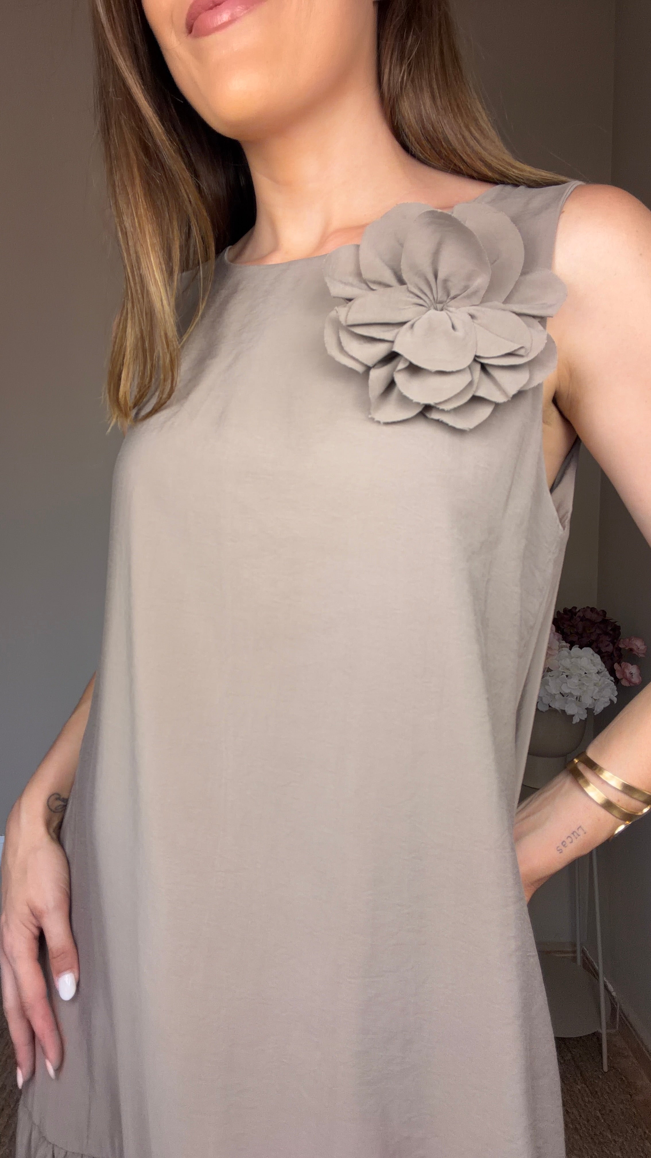 Vestido Flor beige