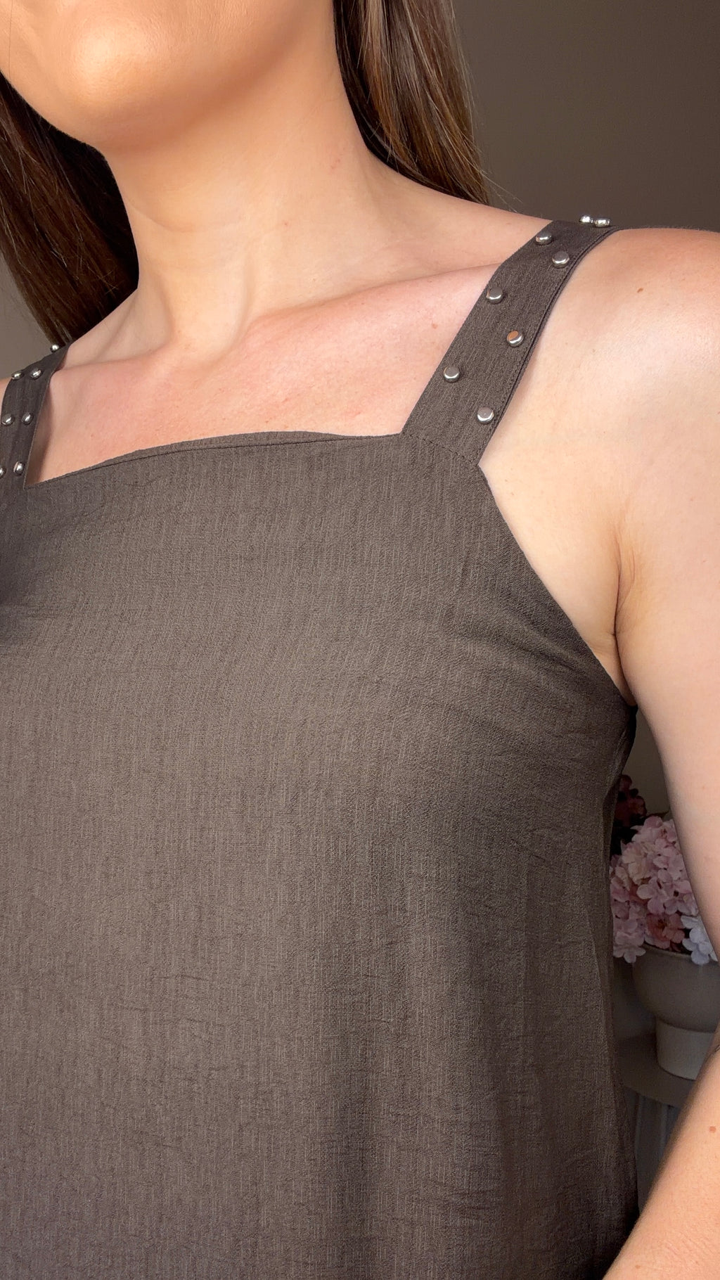 Vestido Tachuelas marrón